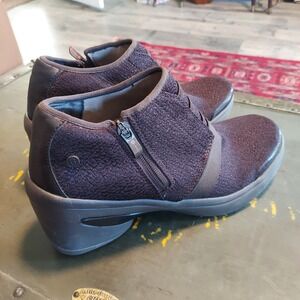 Bzees Enlighten Women 10M Brown Woven Wedge Ankle Booties Side Zip Comfort Shoes